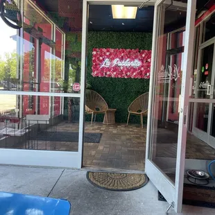 Love this spot for a quick lunch