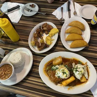 We shared some delicious appetizers and an awesome dinner plate.