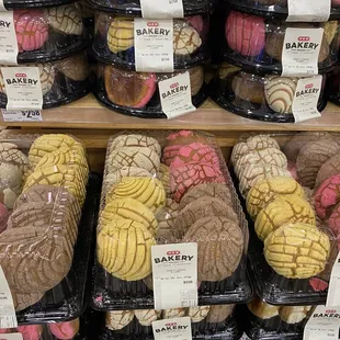 HEB is better quality than la popular concha, better price also