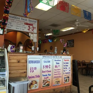 Trying out this place for breakfast. I ordered the huevos ranchero plate breakfast special for $3.19