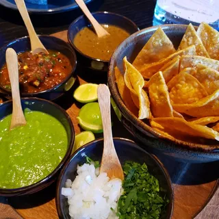 House Chips & Salsa
