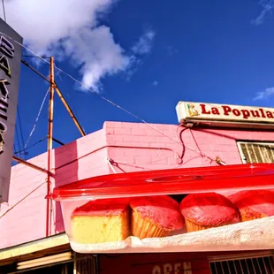 Looks photoshopped but it's not. We knew we were getting the goods and took our own container to keep the pink cake moist