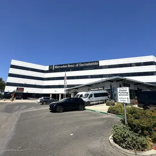 The building that it&apos;s located at the outside external corner!