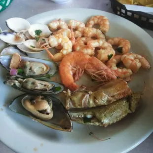 Some of whats inside the 7 Mares (7 Seas) soup