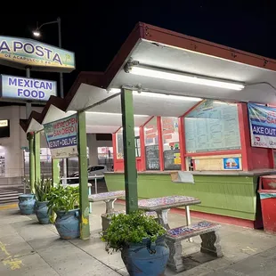 Front of taqueria