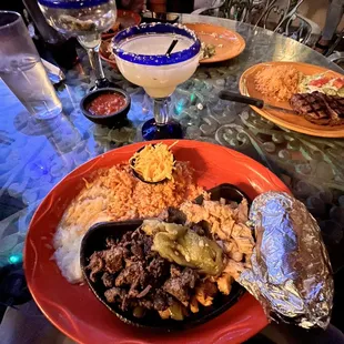 a plate of mexican food
