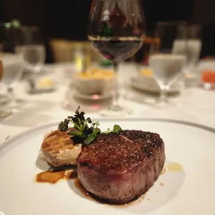 10 oz filet mignon,  I got mine Med rare . Very good.