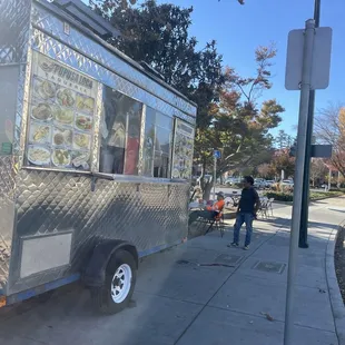 Come see us at Winchester blv try us good flavor ??