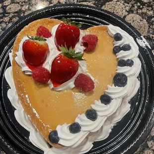 This Flan Cake is insanely delicious.