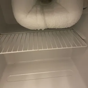A fridge that thinks it is a freezer