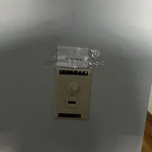 Stating jacuzzi doesn't work but don't tell you when booking or checking in which is a main reason to pick this room and get charged more