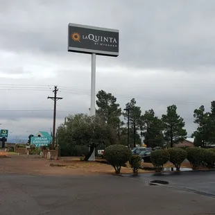 La Quinta signage
