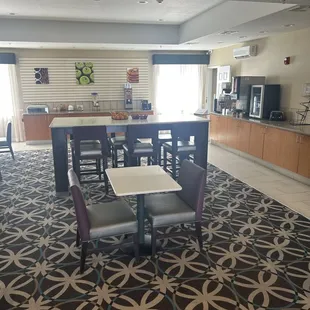 Breakfast area nice and clean!