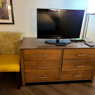 TV/Dresser