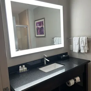 Bathroom vanity