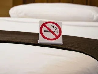 Oaktree Inn & Suites