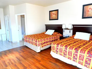 Crossroads Inn & Suites