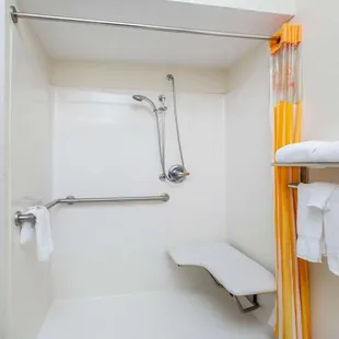 Guest room bath