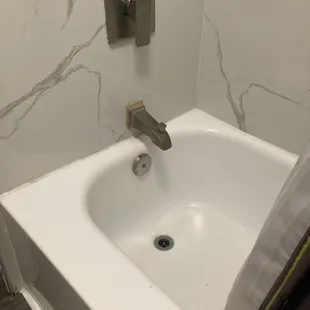 Remodel didn&apos;t include bathtub