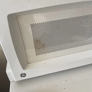 Microwave was dirty when I got there, even after housekeeping finally came on Saturday ‍ the microwave didn't turn when on either!!