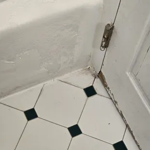 Just poorly maintained everywhere.