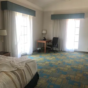 Bedroom - desk by the windows! Lots of natural light