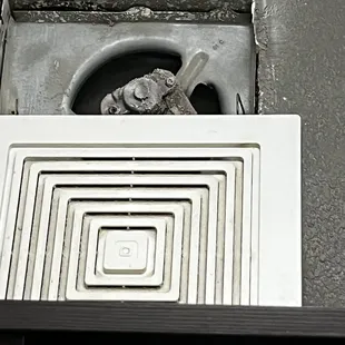 Bathroom vent