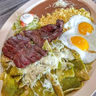 Chilaquiles con asada