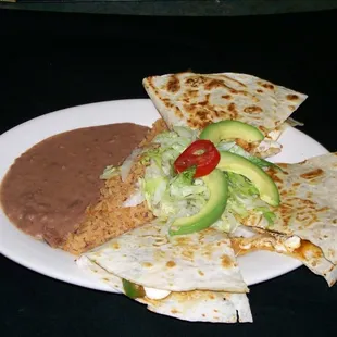 en cincronisada con queso y pollo en chipotle// sincronisada with cheese and chipotle chicken $10.00