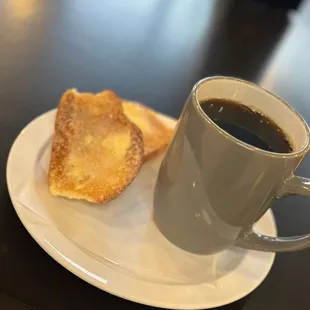 We have fresh house coffee brewed daily, with local beans from our neighbors at The Portland Roasting Company!