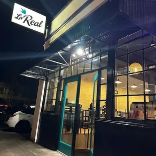 Open till 3am Friday and Saturday!