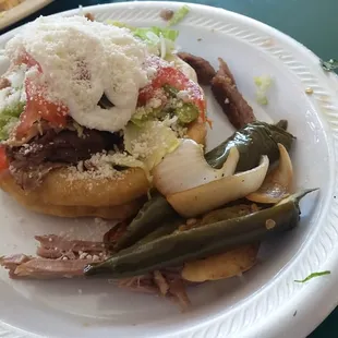 Sopes y carnitas