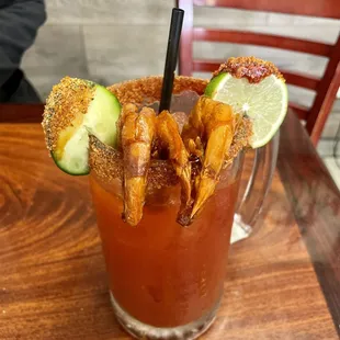 Michelada con Camarones