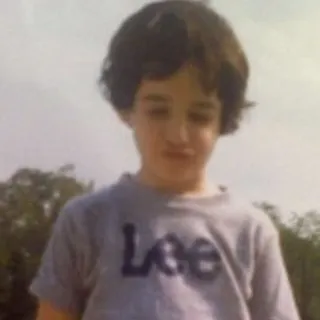 Lee B.