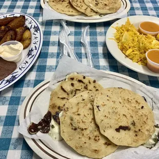 Pupusa De Locoro &amp; Platanos!