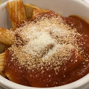 Rigatoni with red sauce