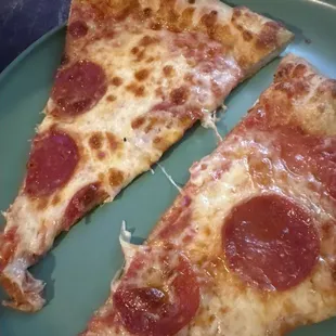 Cheese Pizza - 16&quot; w/ pepperoni