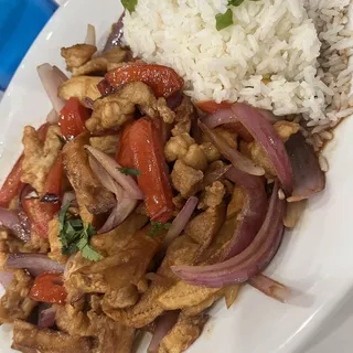 Saltado De Pollo