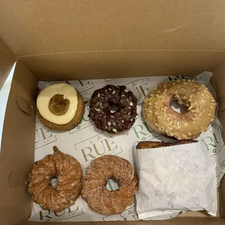 24 Pack Crullers
