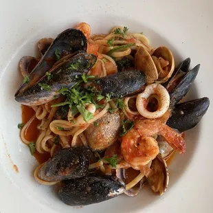 Linguine di Mare -- sooooo good!! Great slightly spicy tomato sauce. Plenty of seafood.