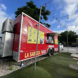 outside, tacos