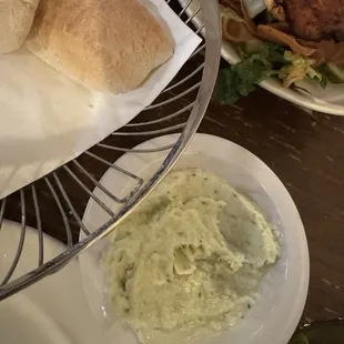 Garlic sauce and bread