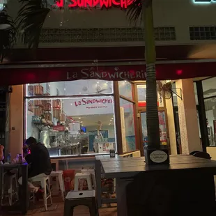 the outside of the restaurant