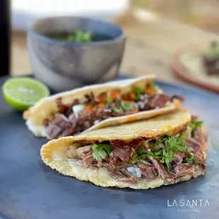 two tacos on a plate