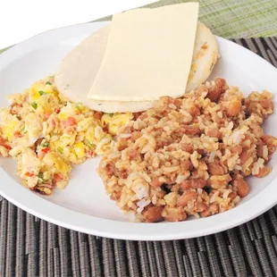 Colombian Breakfast  Desayuno con huevos Pericos