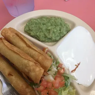 This has become my new favorite lunch spot. Flauta plate comes w/ soup.