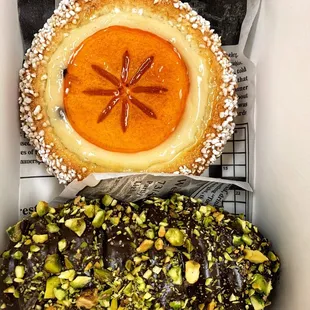 Persimmon sweet bread and pistachio dark chocolate