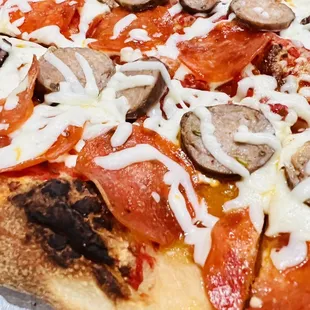 Rustica Pizza~ so crunchy and delicious!