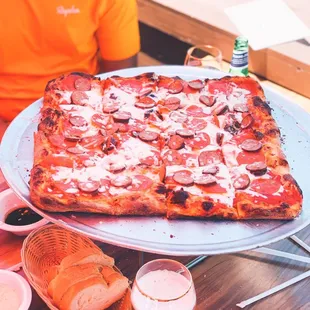 Rustica Grande, good enough for 3-4 people
