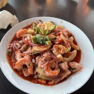 Tostada de camarón y pulpo